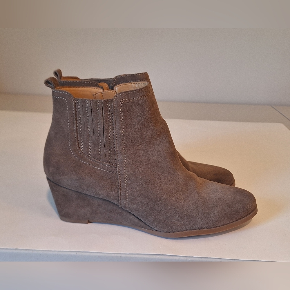 Franco Sarto Welton Wedge Suede Leather Ankle Booties Brown Mocha Size 9.5